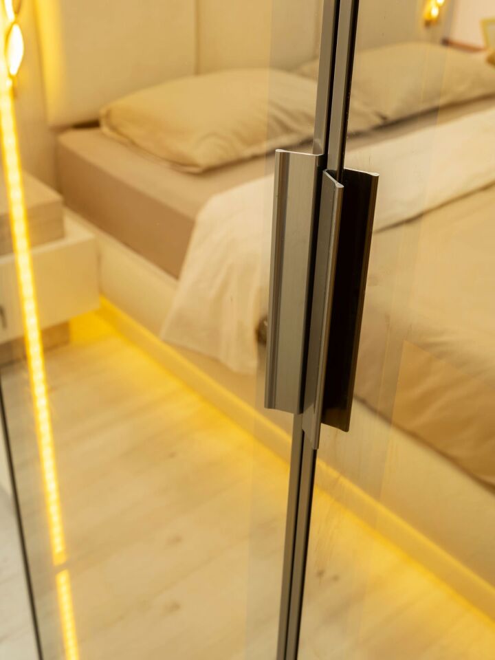 Şehzade Aytaşı Aynalı 6 Kapılı Amazon Dolap