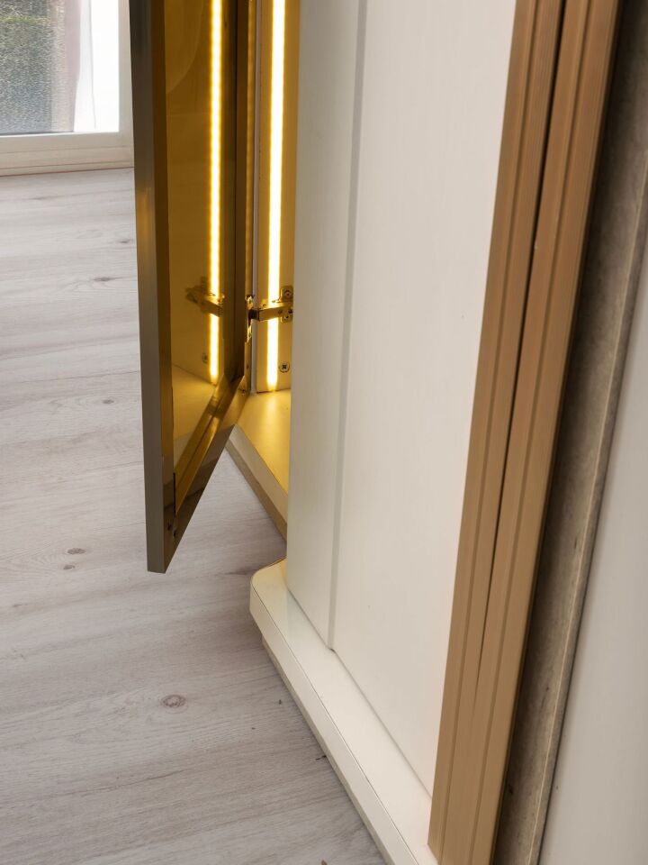 Şehzade Aytaşı Aynalı 6 Kapılı Montana Dolap