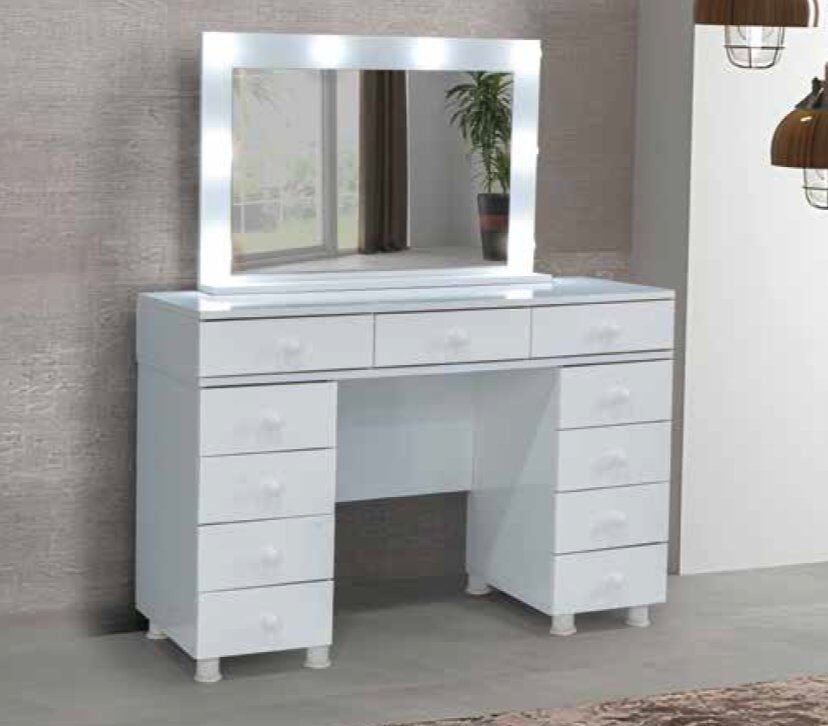 KDL Beyaz Işıklı Makyaj Masası