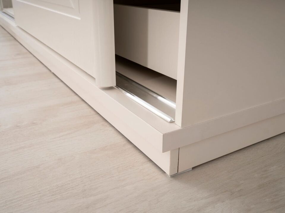 Şehzade Aytaşı Sürgülü Bakü Dolap