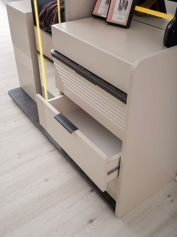 Şehzade KumBeji 1 Kapılı 4 Çekmeceli Aynalı Emir Şifonyer